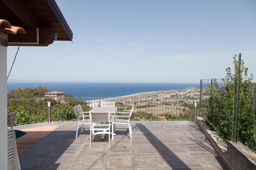 B&B Le Rose Del Tirreno Falerna Exterior photo